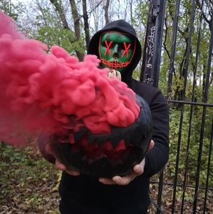 Meet your Posher, Maxime